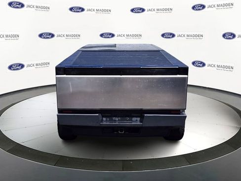 Used 2024 Tesla Cybertruck AWD Crew Cab image 4