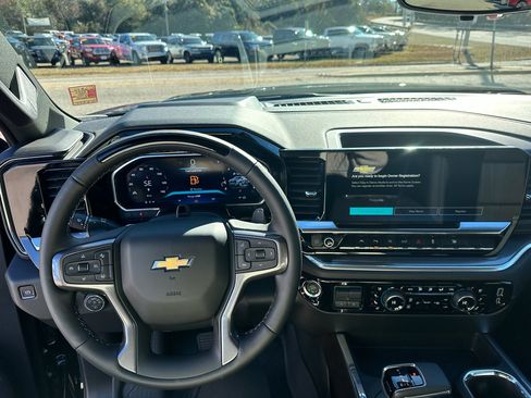 New 2026 Chevrolet Silverado 1500 High Country AWD/4WD image 10