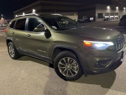 Used 2019 Jeep Cherokee Latitude Plus w/ Comfort/Convenience Group image 14