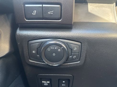 Used 2021 Ford Expedition Limited image 18