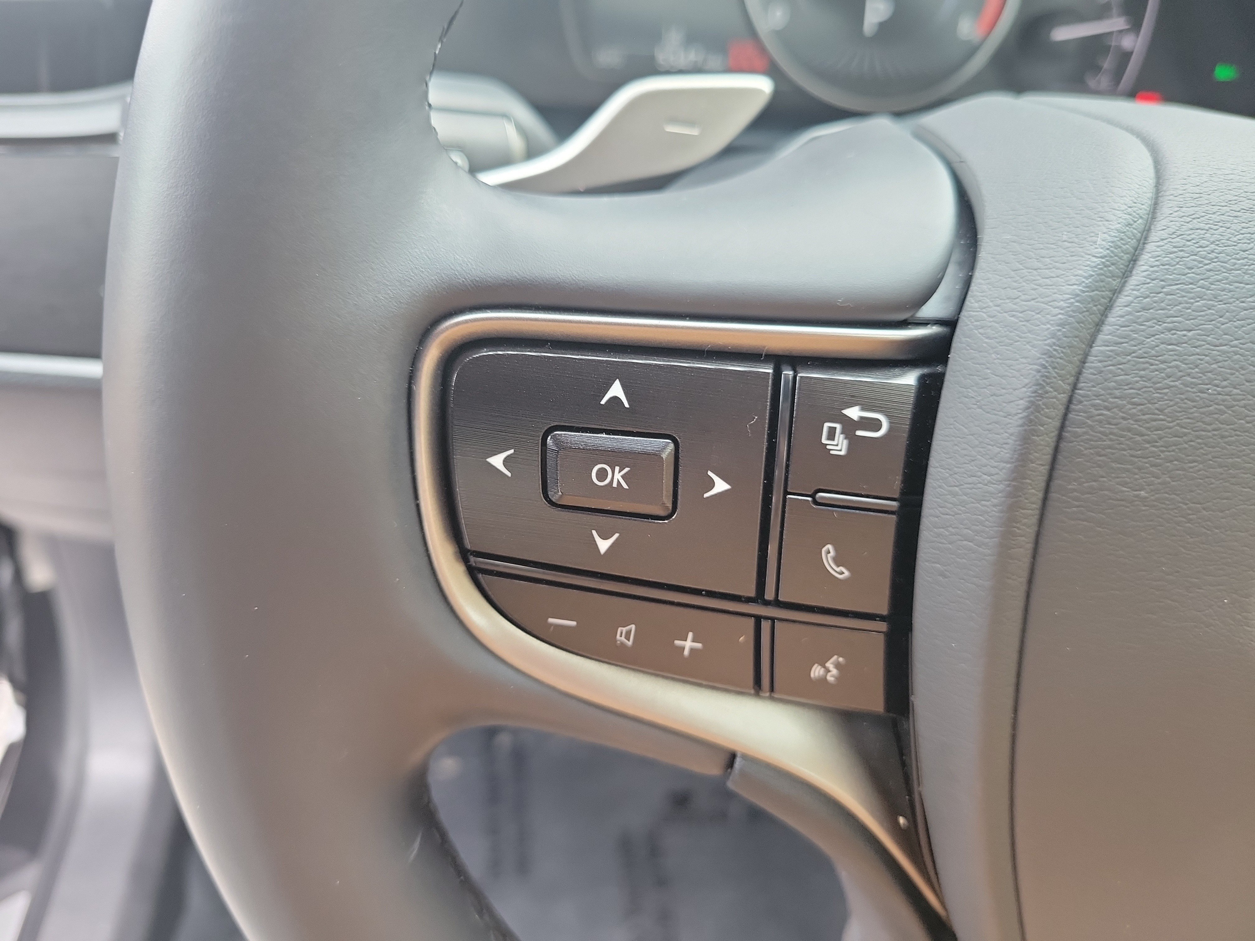 Used 2025 Lexus ES 350 w/ Premium Package FWD image 26