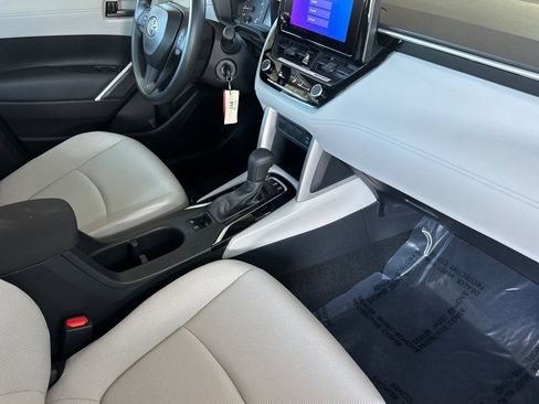 Certified 2024 Toyota Corolla Cross L image 20