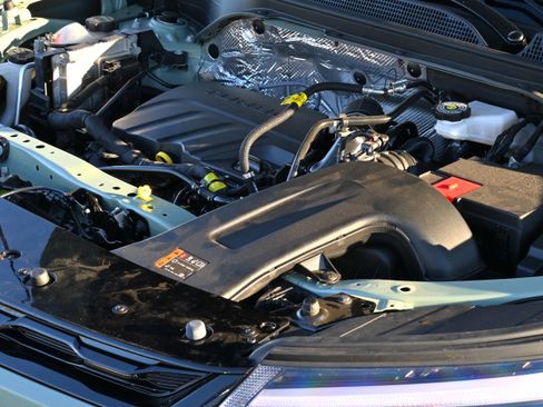 Used 2026 Chevrolet Trax ACTIV w/ Sunroof Package image 8