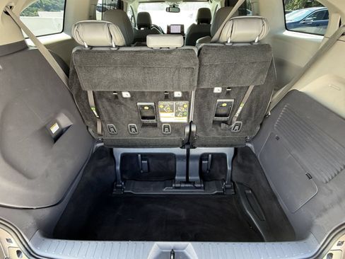 Used 2021 Toyota Sienna XLE FWD image 26