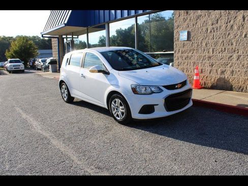 Used 2020 Chevrolet Sonic LT image 1