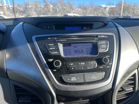 Used 2013 Hyundai Elantra GLS w/ Preferred Pkg image 11