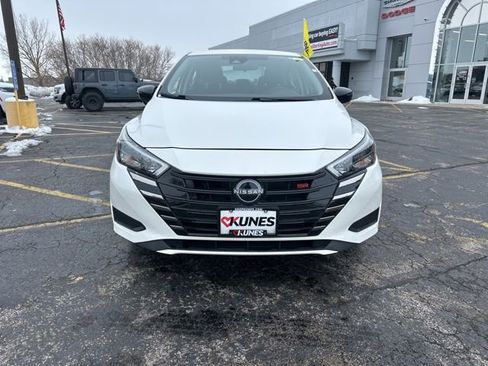Used 2024 Nissan Versa SR image 16