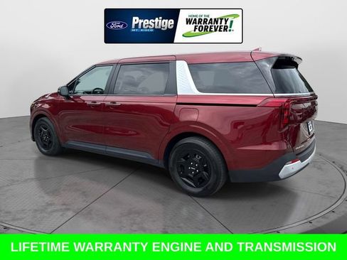 Used 2025 Kia Carnival FWD image 6