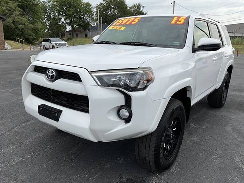 Used 2015 Toyota 4Runner SR5 w/ Four Season Floor Mat Package AWD/4WD image 24