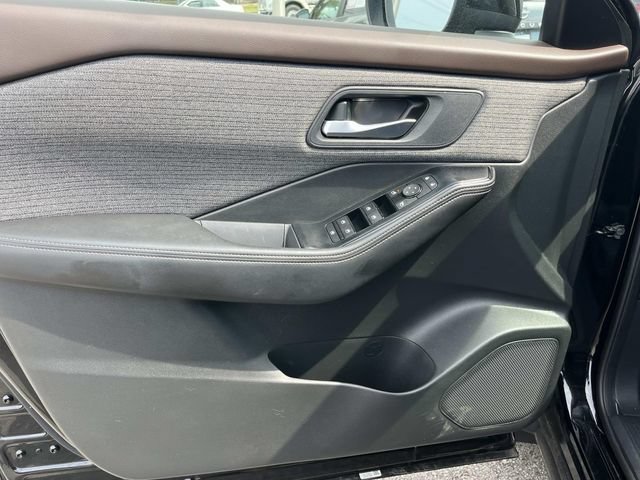 Used 2023 Nissan Rogue SV AWD/4WD image 26