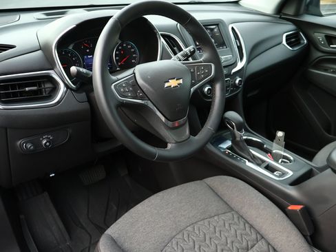 Used 2024 Chevrolet Equinox LT w/ LPO, Floor Liner Package FWD image 3