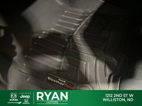 Used 2019 RAM 1500 Laramie AWD/4WD image 12