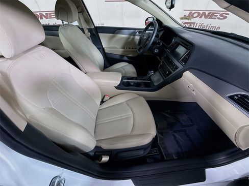 Used 2016 Hyundai Sonata SE image 27