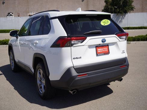 Used 2024 Toyota RAV4 XLE w/ Convenience Package AWD/4WD image 9