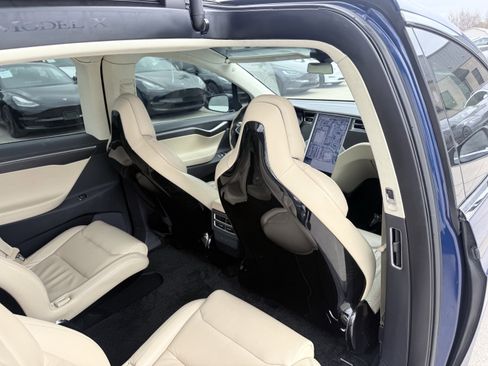 Used 2017 Tesla Model X 75D image 39