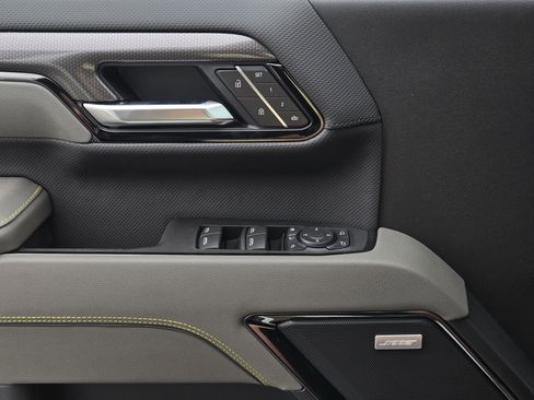New 2026 Chevrolet Silverado 2500 ZR2 AWD/4WD image 14