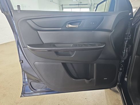 Certified 2017 Chevrolet Traverse Premier FWD image 34