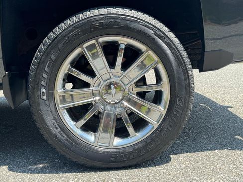 Used 2017 Chevrolet Silverado 1500 High Country AWD/4WD image 22