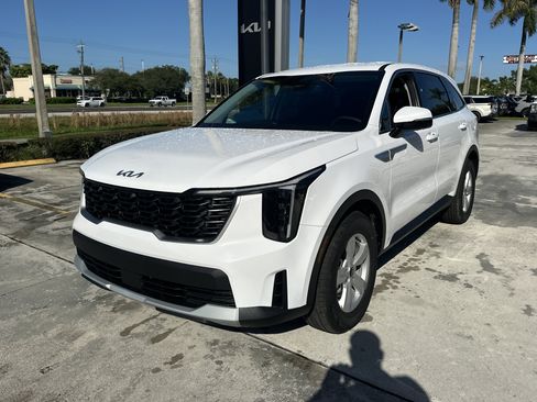 New 2026 Kia Sorento LX FWD image 3