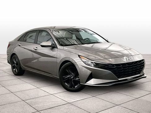 Used 2021 Hyundai Elantra SEL FWD image 2