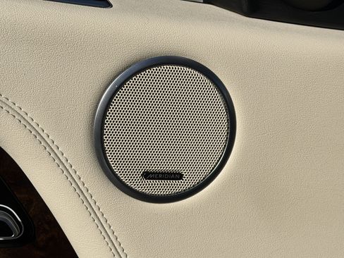 Used 2020 Land Rover Range Rover HSE image 17