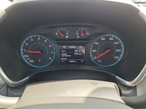 Used 2021 Chevrolet Equinox LS w/ LPO, Cargo Package AWD/4WD image 18