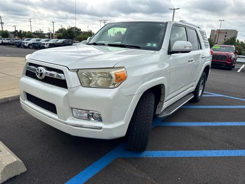 Used 2013 Toyota 4Runner SR5 w/ Premium Pkg AWD/4WD image 2