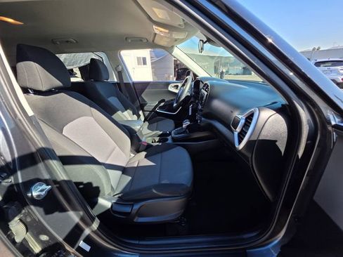 Used 2023 Kia Soul LX w/ Option Group 015 image 8
