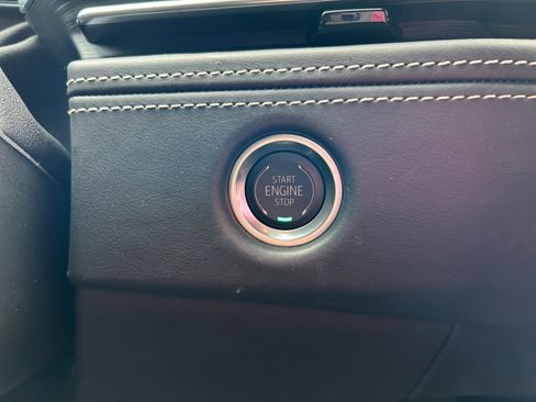 Used 2025 Cadillac Escalade ESV Sport Platinum w/ LPO, Floor Liner Package image 30