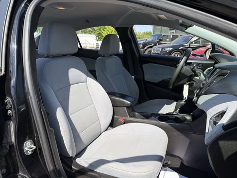 Used 2019 Chevrolet Cruze LS FWD image 24