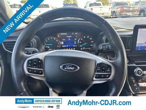 Used 2021 Ford Explorer Limited w/ Equipment Group 301A AWD/4WD image 17