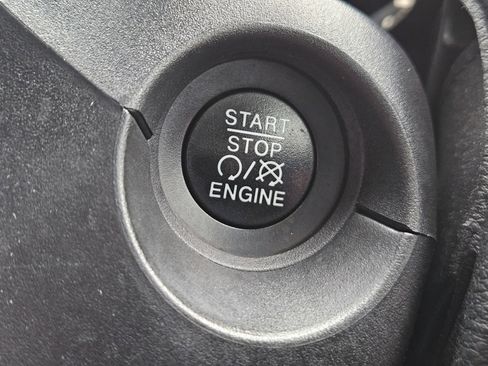 Used 2019 Jeep Compass Sport w/ Tech Group FWD image 24