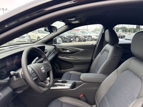 New 2025 Buick Envista Preferred w/ Convenience I Package image 9
