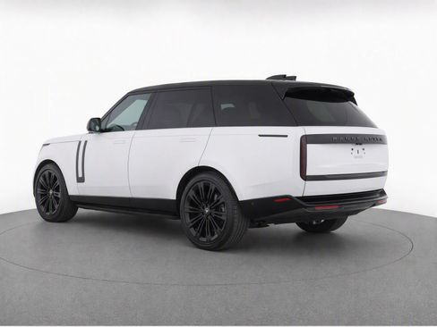 Used 2025 Land Rover Range Rover Long Wheelbase SE AWD/4WD image 4