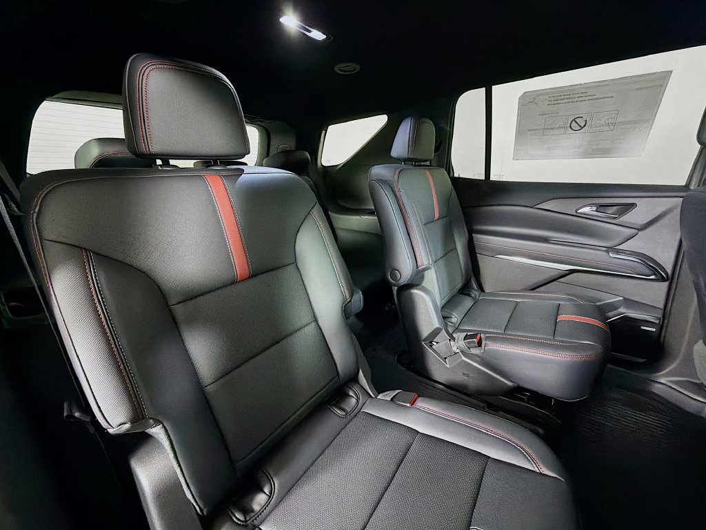New 2026 Chevrolet Traverse RS w/ LPO, Floor Liner Package AWD/4WD image 25