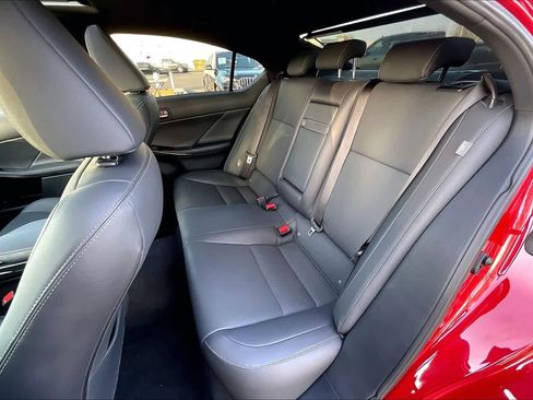 Used 2022 Lexus IS 300 image 27