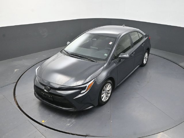 Used 2026 Toyota Corolla LE w/ LE Premium Package FWD image 25
