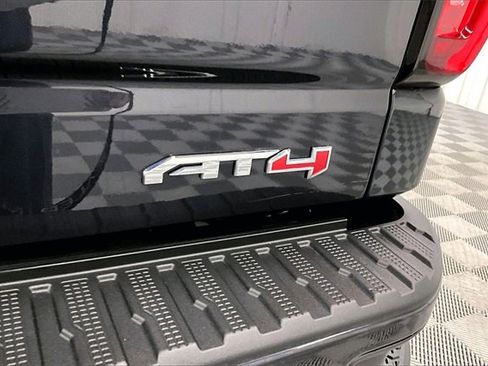Used 2022 GMC Sierra 1500 AT4 w/ AT4 Premium Package image 8
