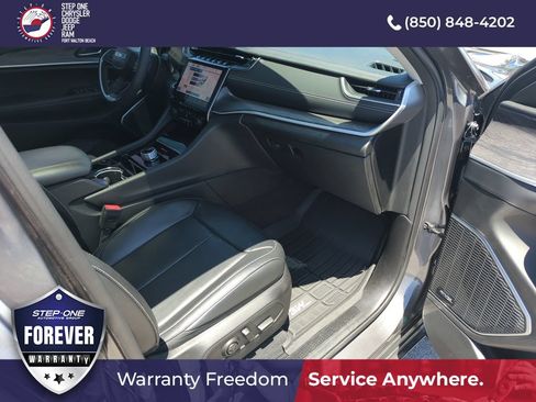 Used 2023 Jeep Grand Cherokee L Limited w/ Luxury Tech Group II RWD image 39