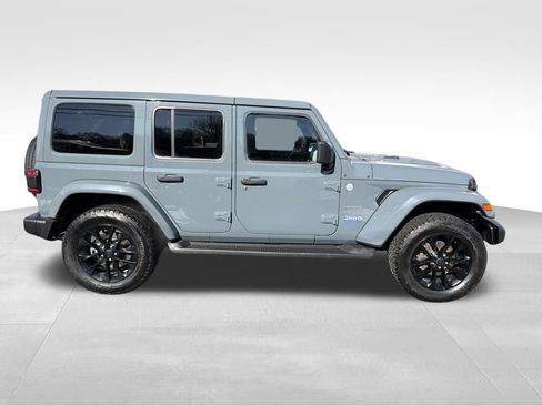 Used 2024 Jeep Wrangler Unlimited Sahara w/ Technology Group image 12