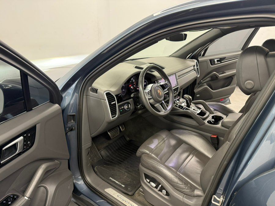 Used 2019 Porsche Cayenne S w/ Premium Plus Package AWD/4WD image 36