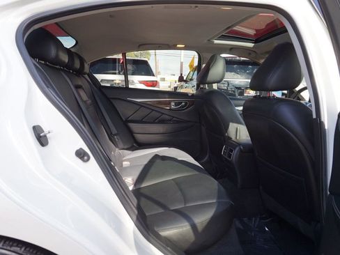 Used 2018 INFINITI Q50 Luxe w/ Cargo Package (L95) RWD image 18