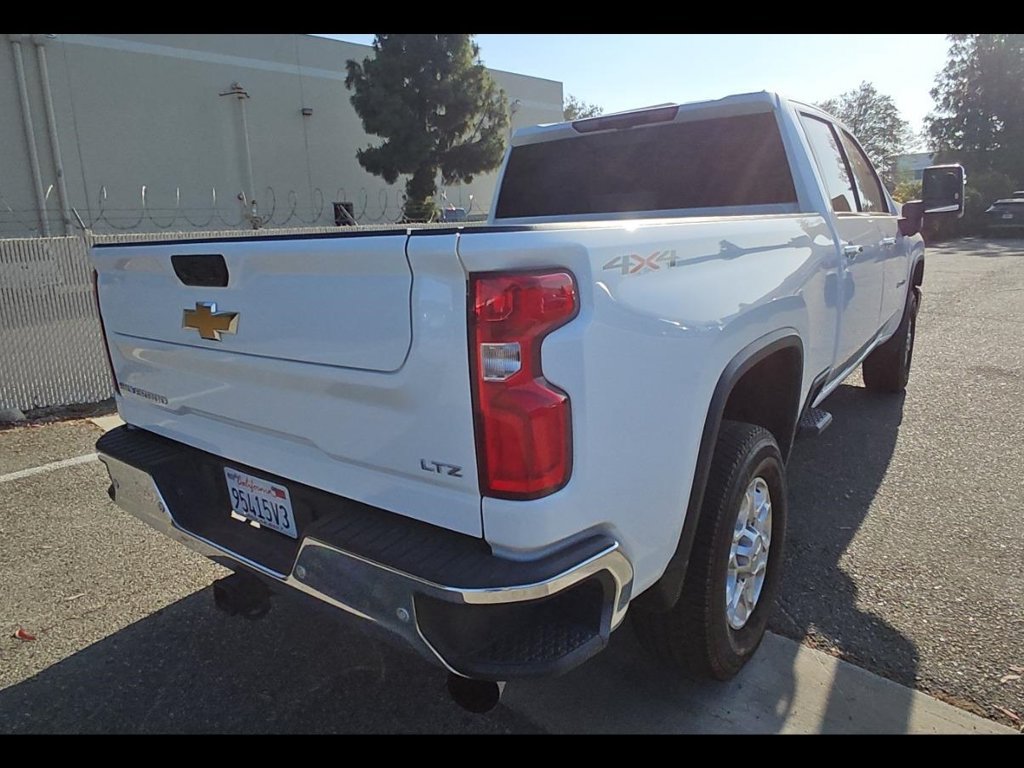 Used 2024 Chevrolet Silverado 2500 LTZ w/ LTZ Convenience Package AWD/4WD image 7