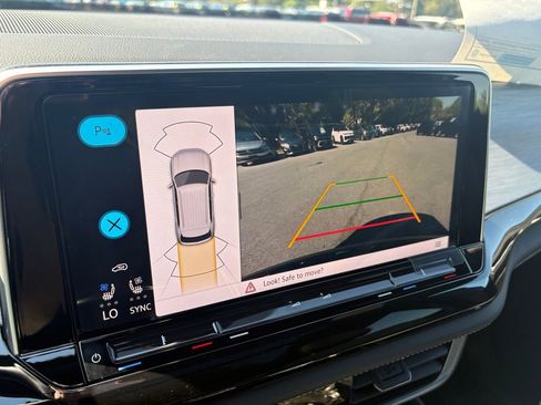 New 2026 Volkswagen Atlas Cross Sport SE image 20