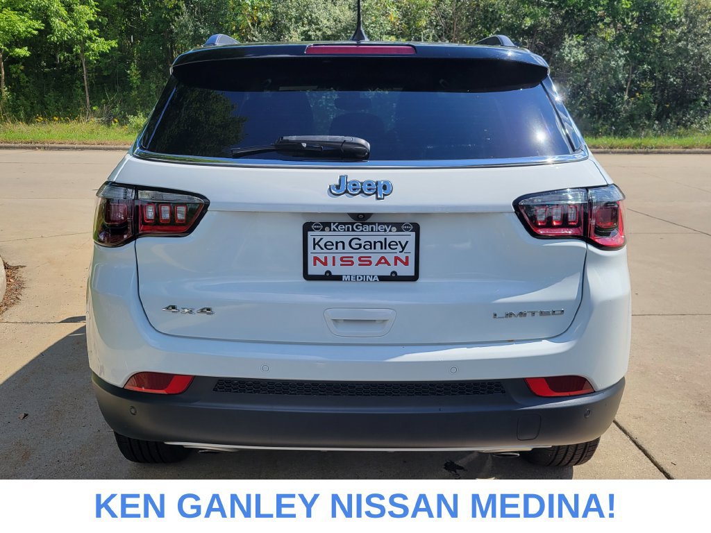 Used 2023 Jeep Compass Limited AWD/4WD image 4
