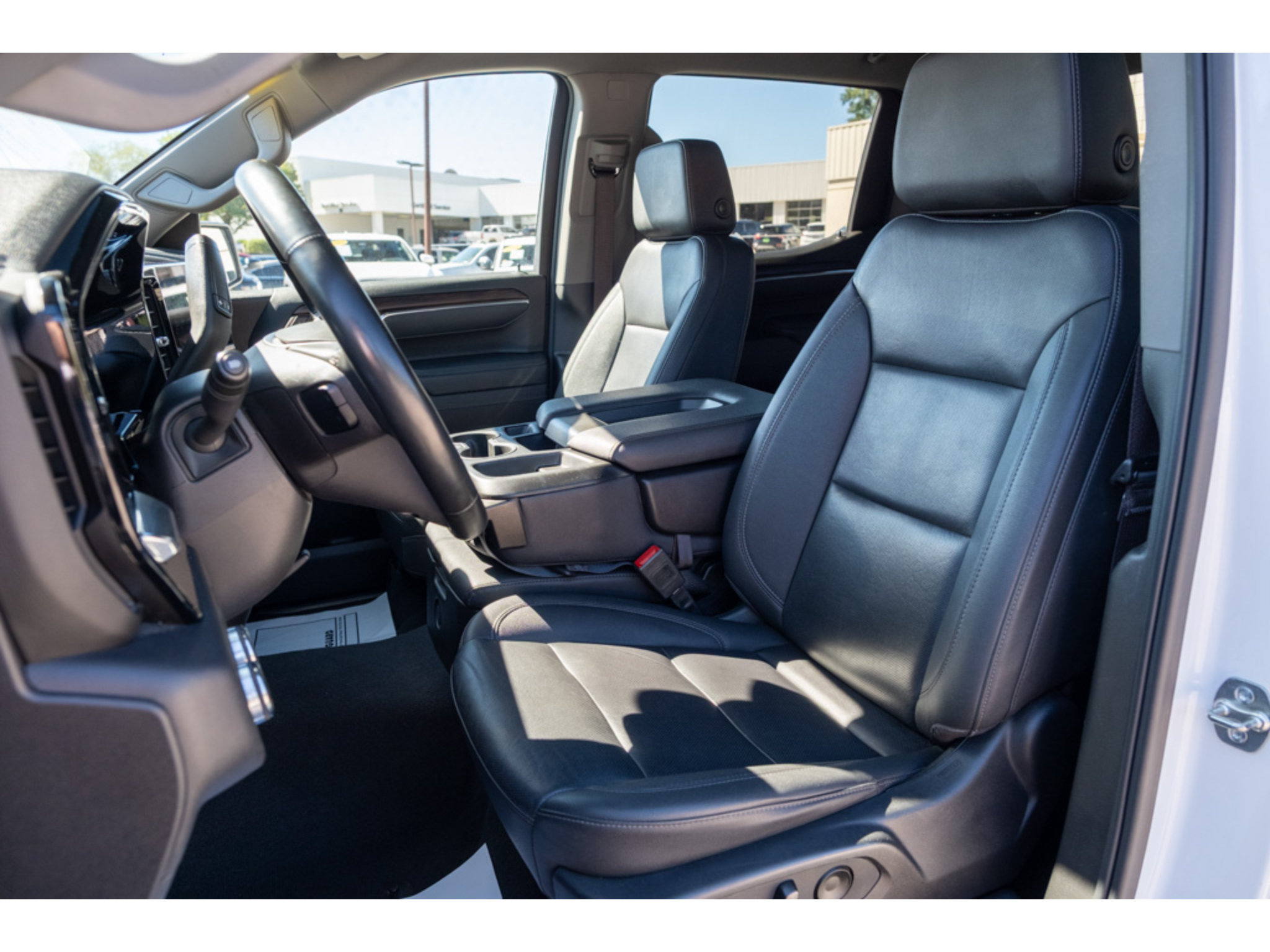 Used 2025 GMC Sierra 1500 SLT RWD image 12