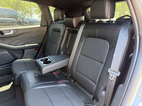 Used 2024 Ford Escape ST-Line w/ Tech Pack #1 FWD image 18