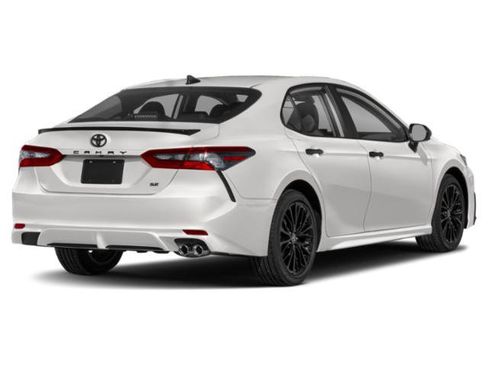 Used 2022 Toyota Camry SE FWD image 2