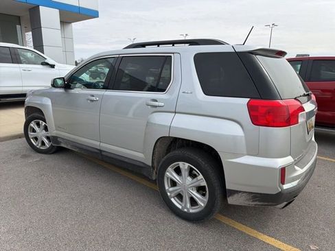 Used 2017 GMC Terrain SLE w/ Driver Alert Package I image 3