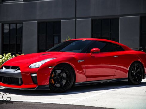 Used 2019 Nissan GT-R Track Edition AWD/4WD image 3